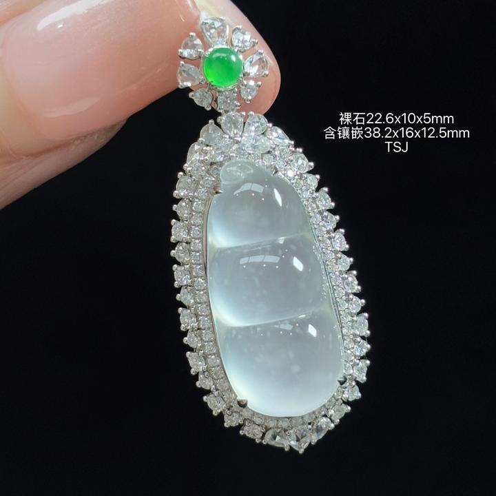 《缅甸翡翠珠宝严选》高冰四季豆玉石吊坠（下单咨询客服）TSJ
