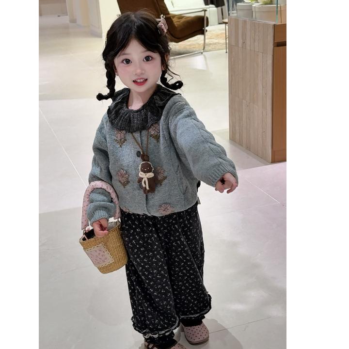 森系！女宝原创手工钩花针织毛衣碎花灯笼裤洋气套装