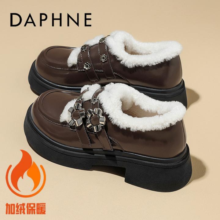 达芙妮棕色小皮鞋女冬季新款真皮英伦风乐福鞋一字扣加绒保暖棉鞋