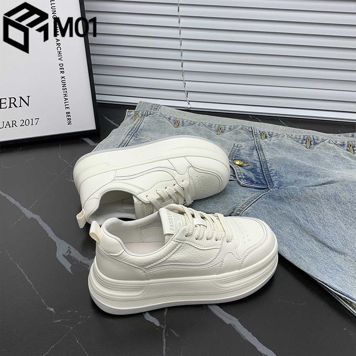 M01不累脚轻便厚底小白鞋女款2025新款春季休闲百搭爆裂纹板鞋