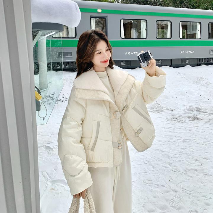 毛绒翻领短款羽绒服2025冬季新款复古韩版极简风穿搭氛围感面包服