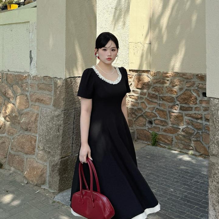 月半鱼【黑白琴键】赫本风法式黑色连衣裙女夏季简约高级感约会裙