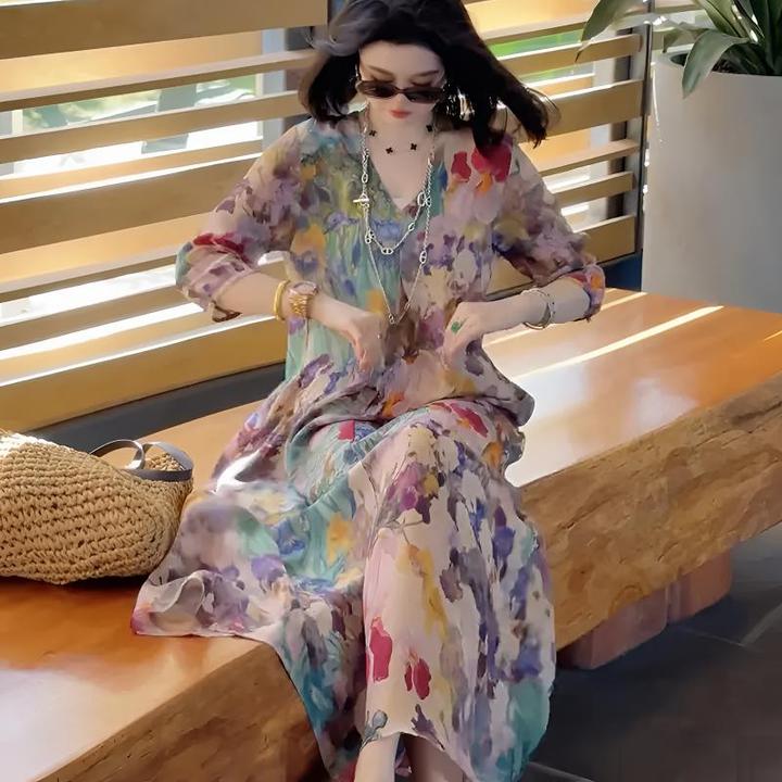 高级感时尚轻奢气质V领法式女睡衣裙夏季新款裙子收腰显瘦碎花裙