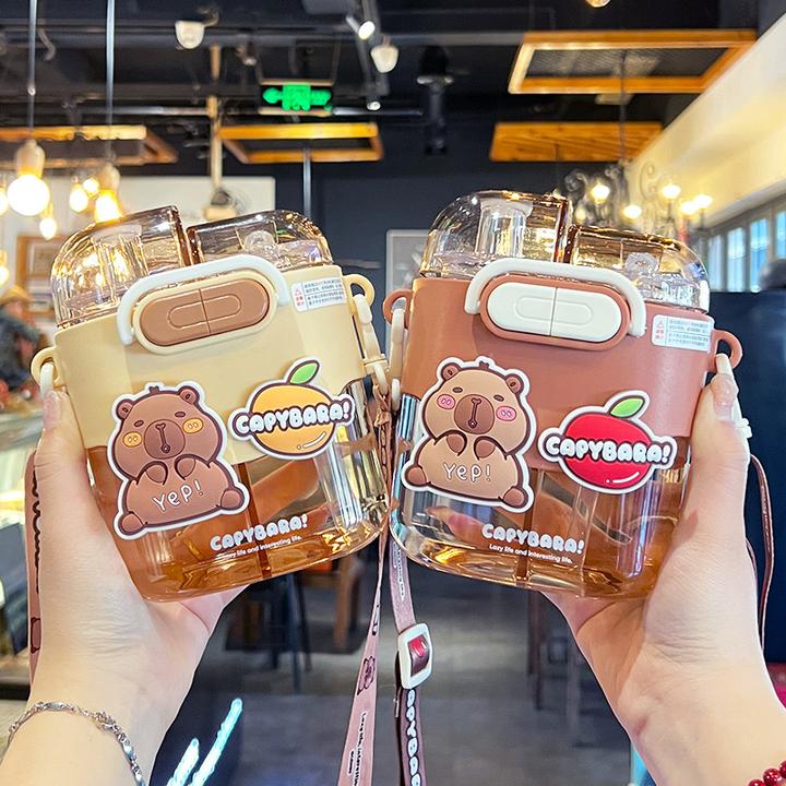 卡皮巴拉儿童水杯夏天可爱分仓双饮杯吸管杯子小学生上学专用水壶