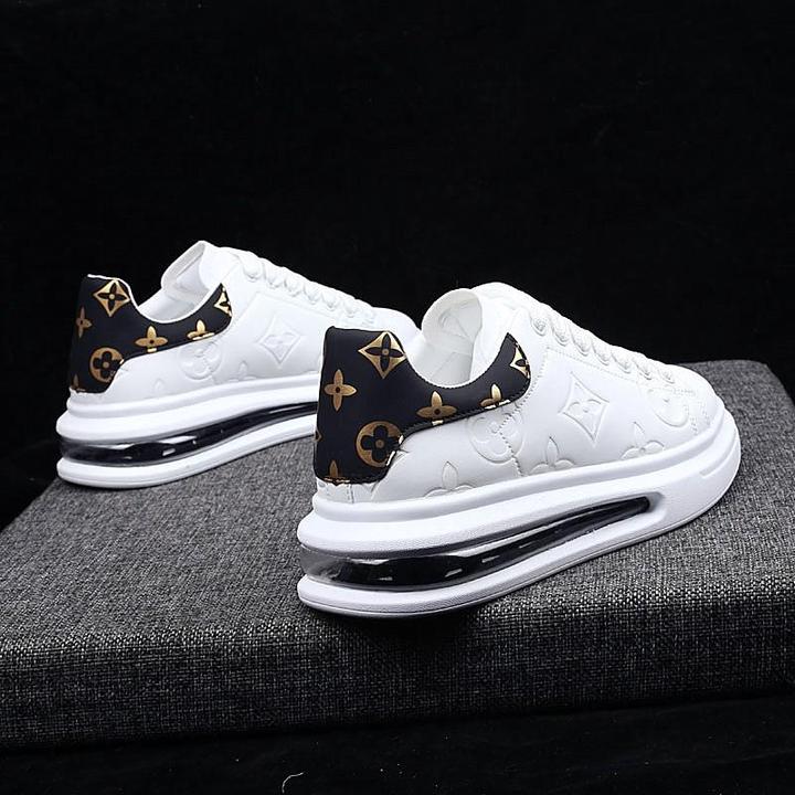 2026新款欧洲站小白鞋子爆款潮流百搭内增高厚底男鞋奢侈品牌秋冬