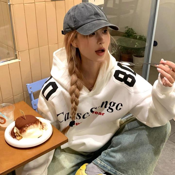 2025秋冬季新款字母撞色女刺绣不起球慵懒风卫衣连帽印花美式复古