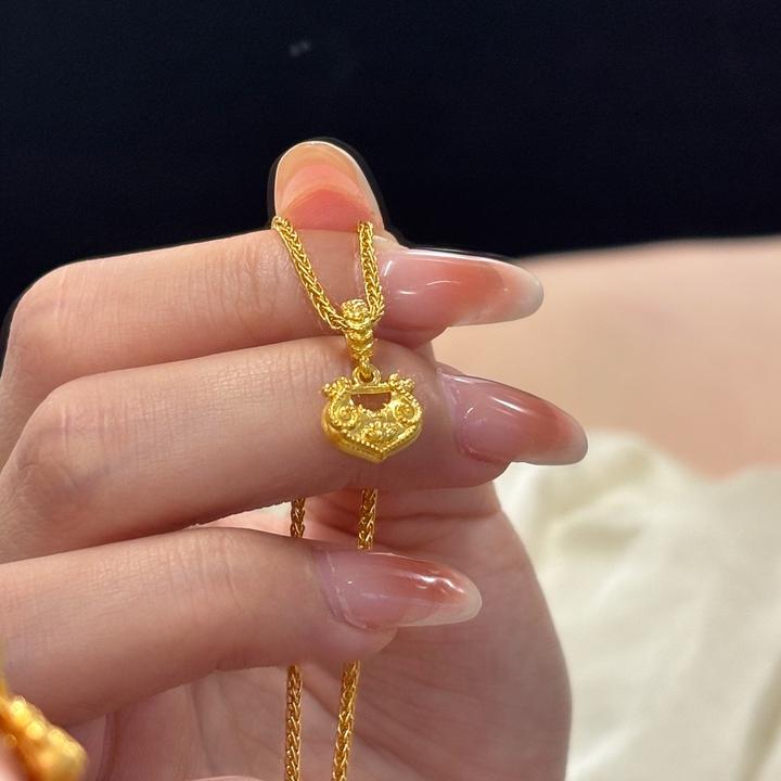 卡柒 铜合金项链 新中式莲花小锁包项链复古轻奢气质高级感锁骨链