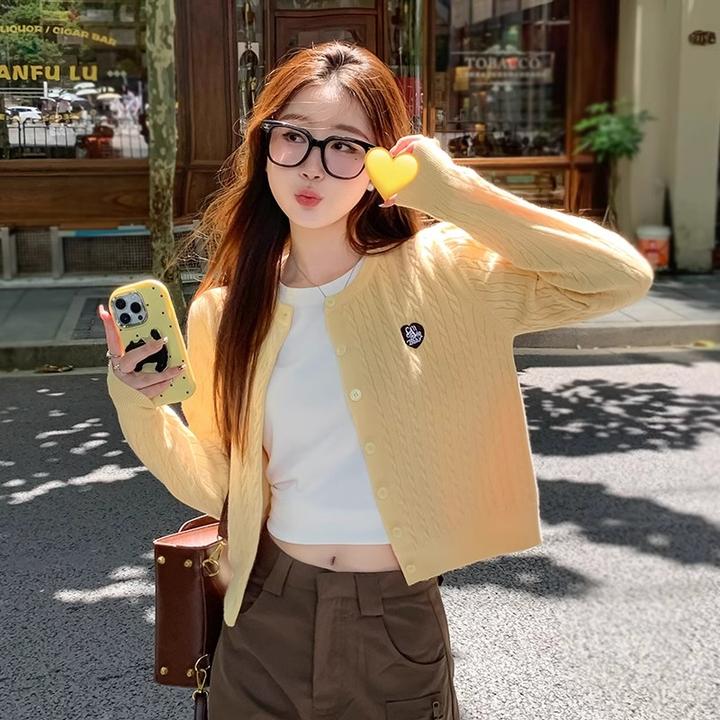 黄色开衫针织外套女春秋2025新款短款毛衣外搭上衣早秋穿搭秋季