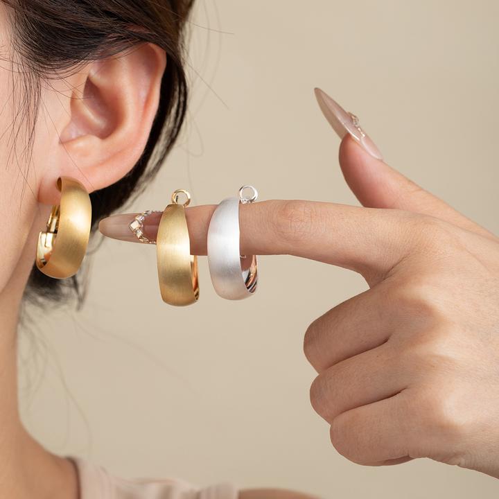 锌合金合成锆石耳饰 宽边金属高级耳环简约素圈耳钉气质轻奢百搭