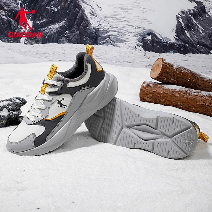 乔丹男鞋运动鞋冬季新款跑鞋防水旅游鞋正品男士休闲鞋皮面跑步鞋