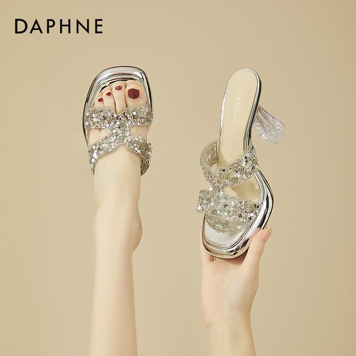 达芙妮一字方头女2025夏季新款水钻小个子时尚厚底外穿细高跟凉鞋