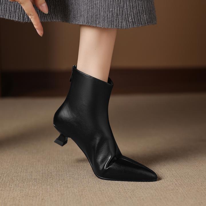 断码清仓真皮法式复古短靴女细跟高跟鞋2025年秋冬新款尖头及踝靴