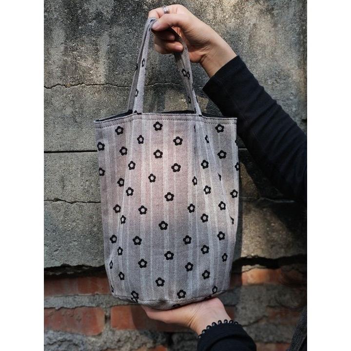 Sapana春夏高级黑灰简约复古可爱百搭小众设计手提水桶包手拎包