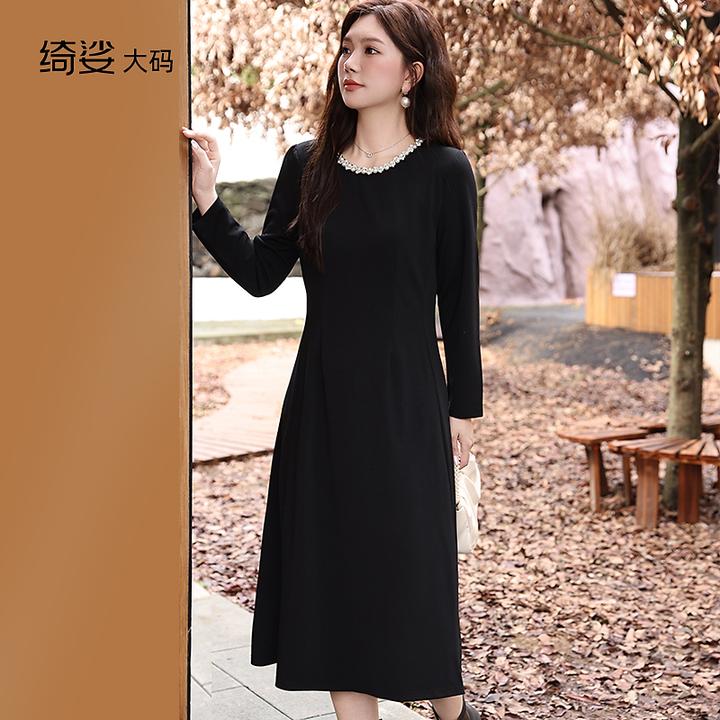 绮娑大码女装2025年秋冬新款显瘦胖MM连衣裙遮肚子黑色收腰A字裙
