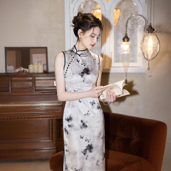 灰色蝴蝶无袖改良旗袍女2025春夏季新款年轻款优雅气质复古中国风