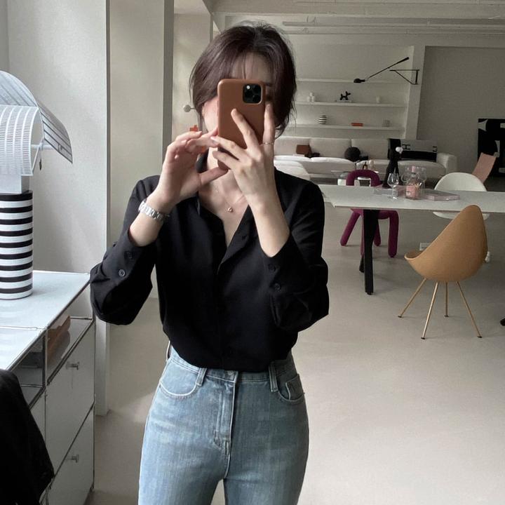 衬衫女初秋新款韩版宽松显瘦休闲通勤打底衫黑色职业百搭免烫上衣