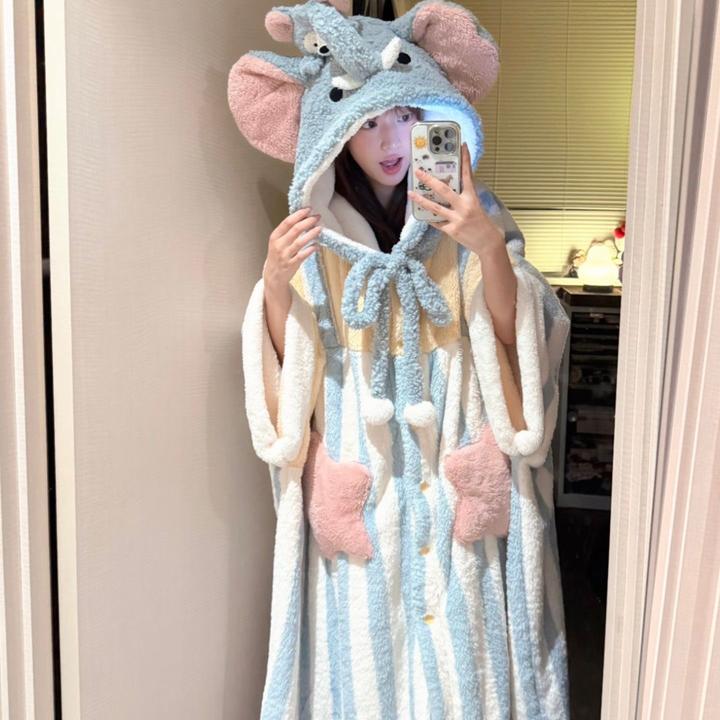 可爱卡通小飞象长毛绒睡衣女士秋冬季保暖条纹连帽睡袍家居服套装