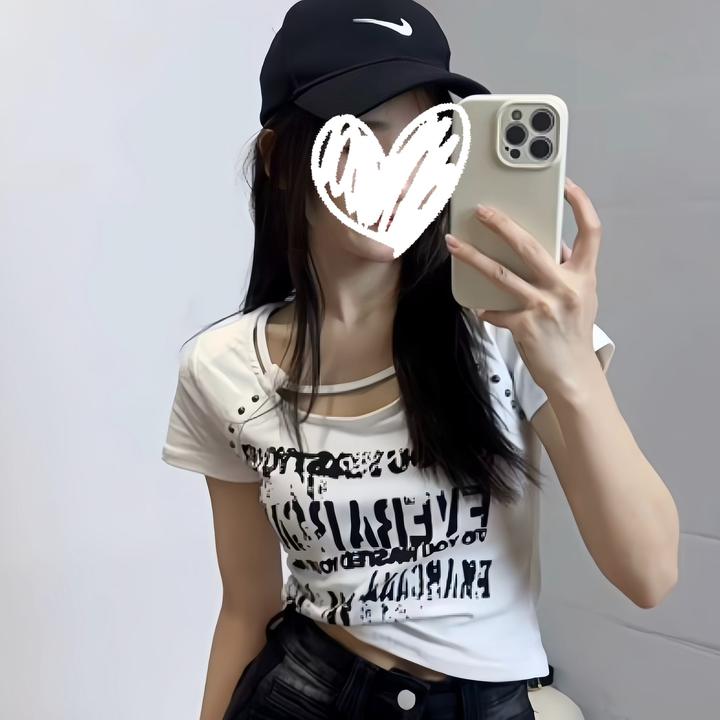 2025夏季新款韩版时尚百搭U领短袖T恤女设计感小众修身显瘦上衣潮