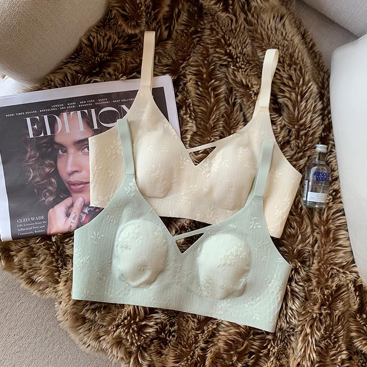提未苏薄款提花蕾丝透气内衣女大胸显小显瘦无钢圈上托少女文胸罩