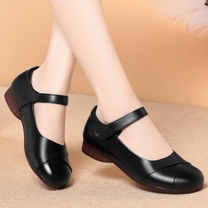 真皮2025春秋季新款平底休闲防滑圆头浅口单鞋一字带中老年妈妈鞋