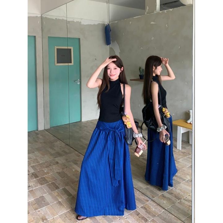 2025新款时尚套装黑色挂脖背心女夏季设计感格子绑带半身裙两件套