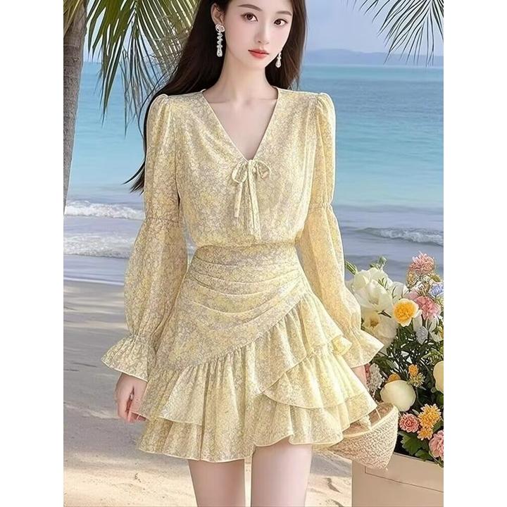 法式高级气质碎花长袖连衣裙收腰2025小个子不规则新款裙子