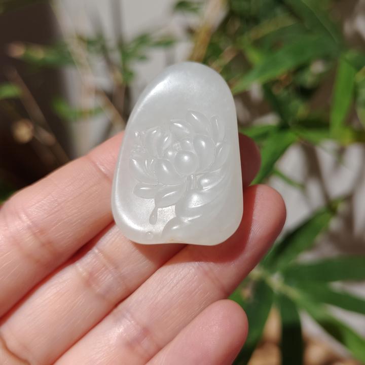 【亭亭玉立】新疆和田玉白玉莲花挂件