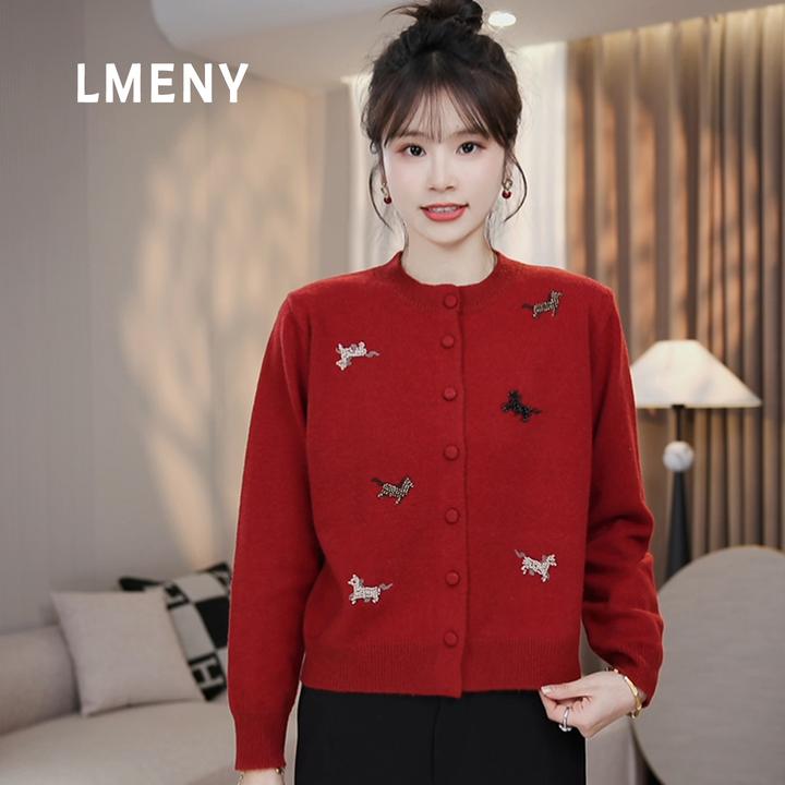 LMENY“马到成功”超吸睛！小米珠刺绣小马圆领毛衣开衫25DM052