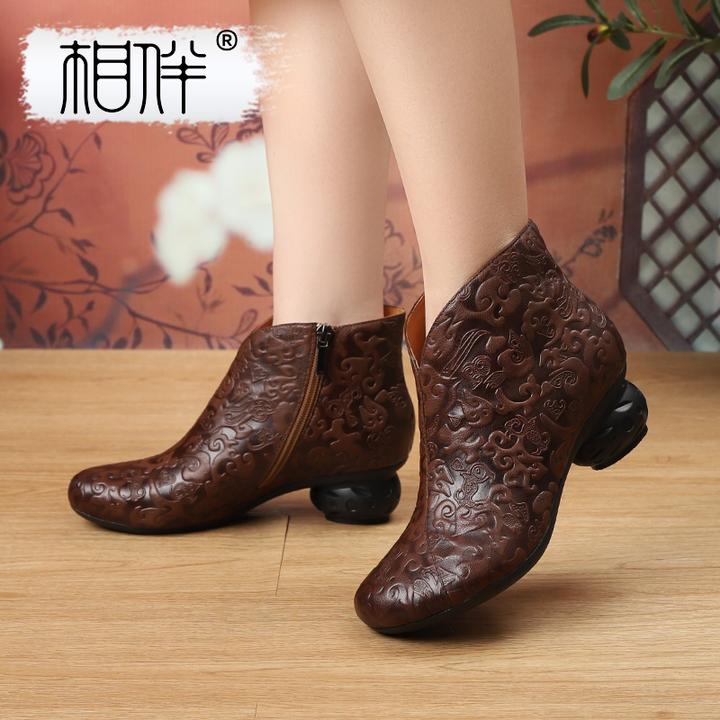 相伴真皮女士短靴复古中年妈妈鞋百搭秋冬加绒国风中跟靴子53293