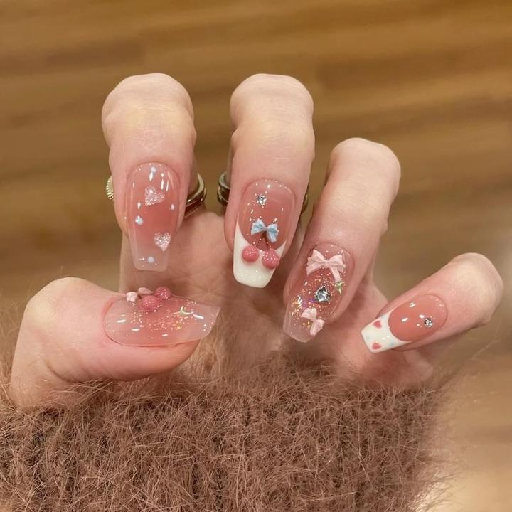 纯手工穿戴甲法式樱桃立体蝴蝶结美甲粉嫩短款金光法式爱心甲片