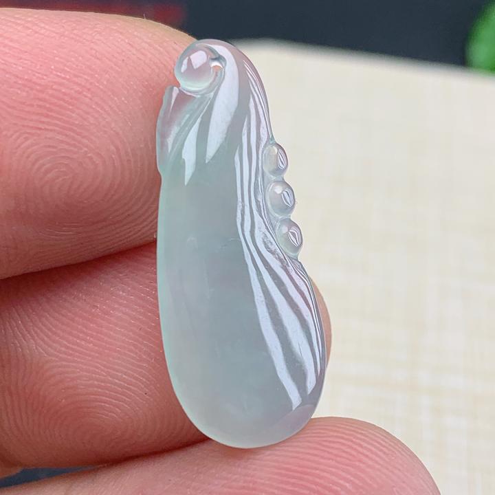 优惠缅甸纯天然翡翠A货老坑冰种绿色飘花迷你小精品福瓜吊坠送礼