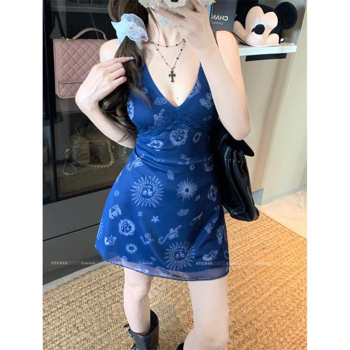 阿秀复古背心连衣裙女2025新款春季设计感吊带裙胖MM遮肚显瘦裙子