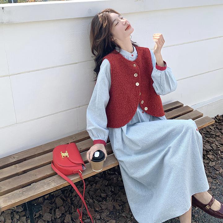 文艺复古衬衫连衣裙套装女2025春季新款设计感红色马甲长裙两件套