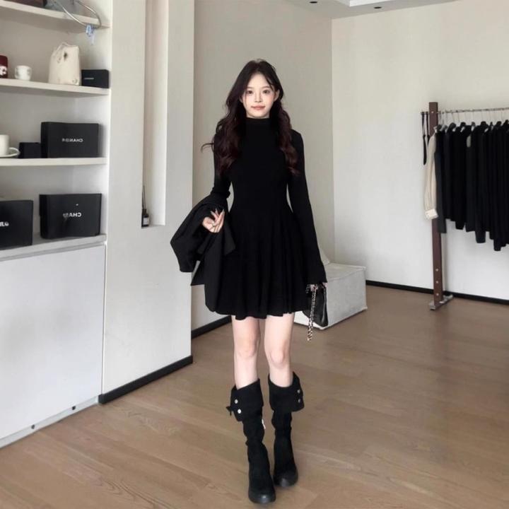 黑色高级半高领收腰显瘦喇叭袖性感棉质连衣裙