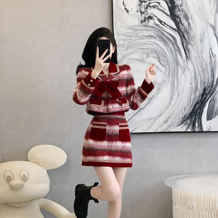 法式小香风格子毛呢外套套装女秋冬季高级感新年战袍半身裙两件套