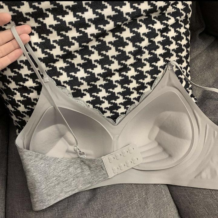 秋冬款无痕隐形粉底液内衣女小胸聚拢显大上托防下垂收副乳文胸罩