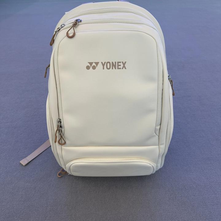 尤尼克斯YONEX羽毛球包新款双肩背包大容量独立鞋仓BA346CR米白色