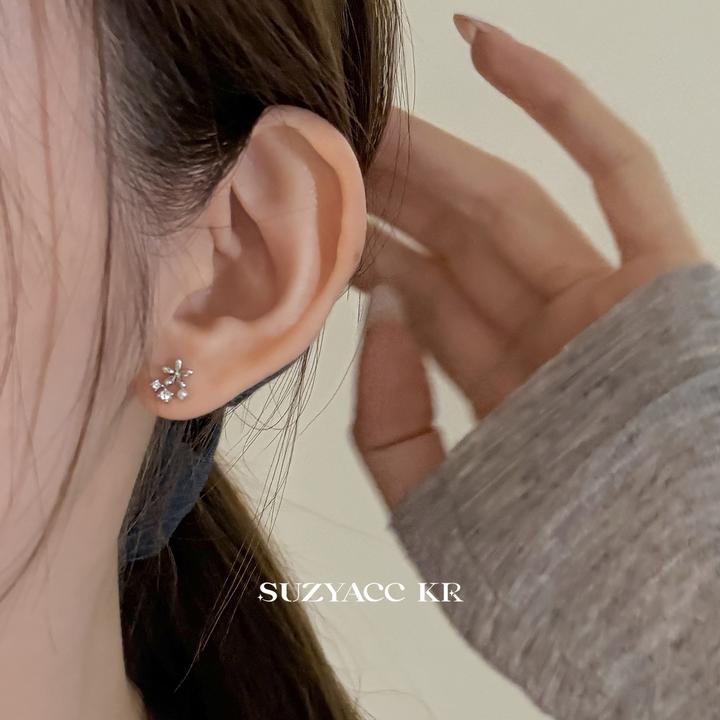 Suzyacc Kr 925银合成锆石耳饰 【花间星】花朵锆石小耳钉气质E2753