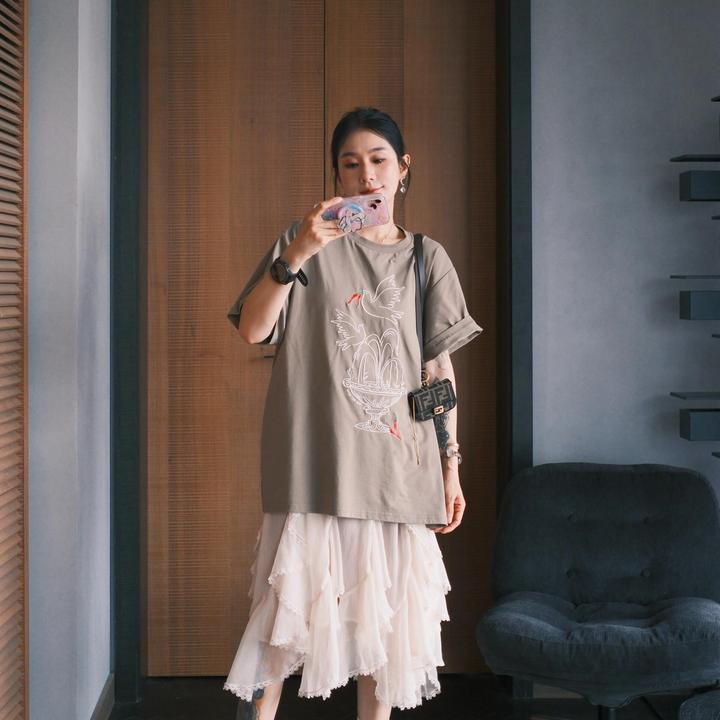 2025夏季新款女宽松圆领复古美式刺绣短袖T恤女上衣百搭半身裙