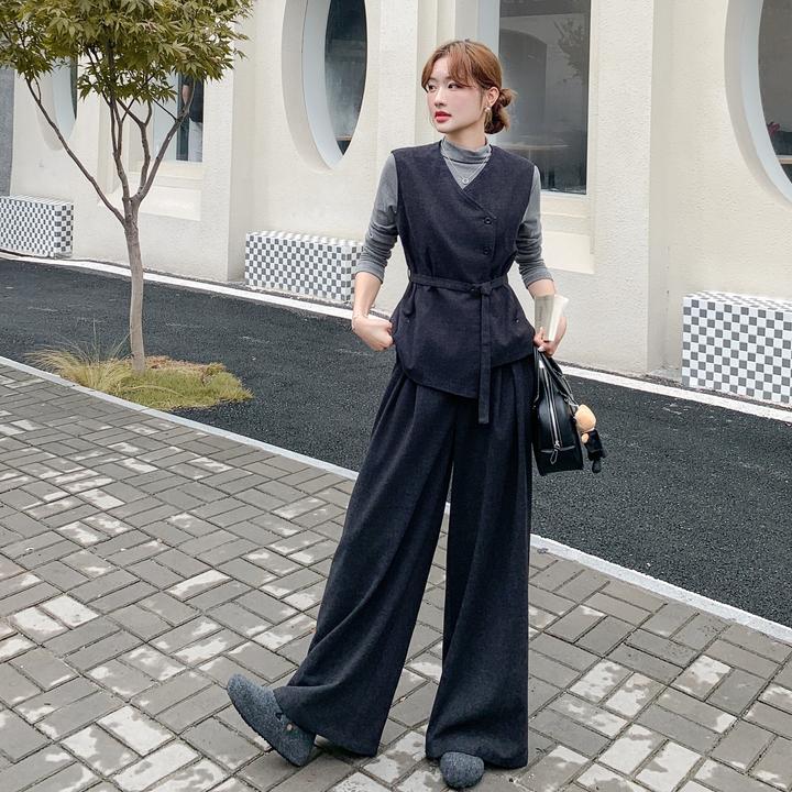 韩系别致时尚通勤黑色背心显瘦套装三件套女气质新款氛围感穿搭