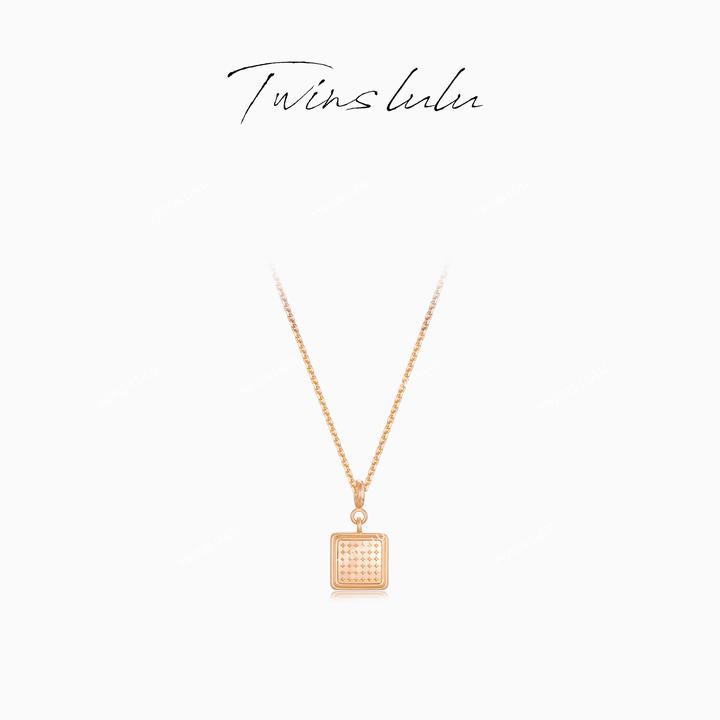 TWINS LULU  镀K金【方块蜂巢】时尚简约几何方形项链TSJ9998