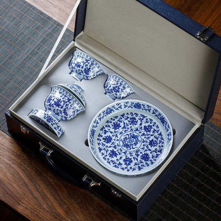 景德镇陶瓷青花缠枝莲功夫茶具套装家用盖碗茶杯泡茶器高档送礼盒