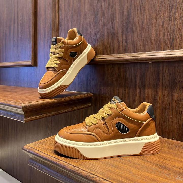 男鞋2025秋冬季皮革拼接百搭时尚休闲板鞋潮流韩版低帮保暖潮男鞋