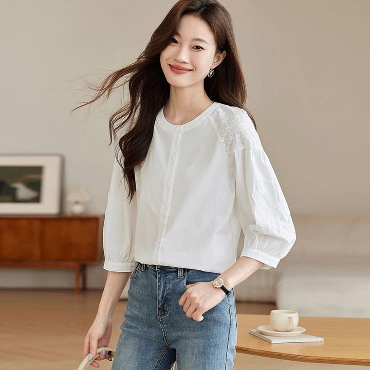 2024新款时尚白色拼接圆领直筒衬衫女轻奢小香风七分袖上衣批发实