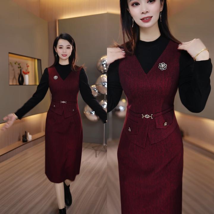 L010红色连衣裙直筒优雅胸针设计女人味冬季加厚打底裙修身