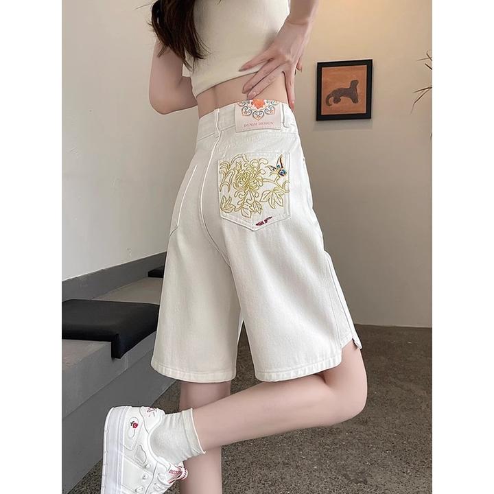 白色刺绣5分牛仔短裤女2025夏季侧边开叉国风绣花米白色五分裤博
