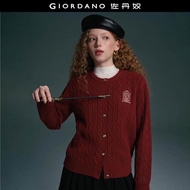 【哈利波特联名】佐丹奴格兰芬多学院刺绣绞花圆领针织衫女18355728