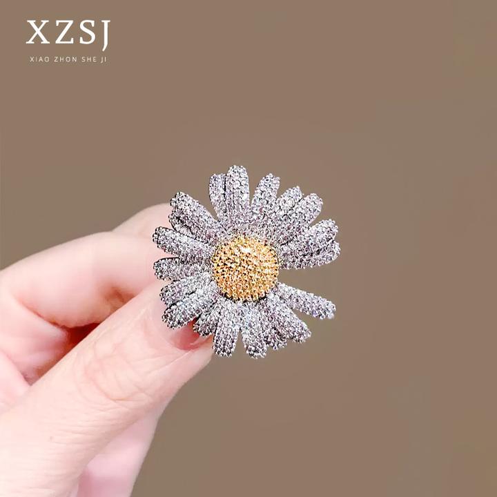 铜锆石胸针 雏菊太阳花胸花女气质高档百搭衣服花朵别针精致配饰