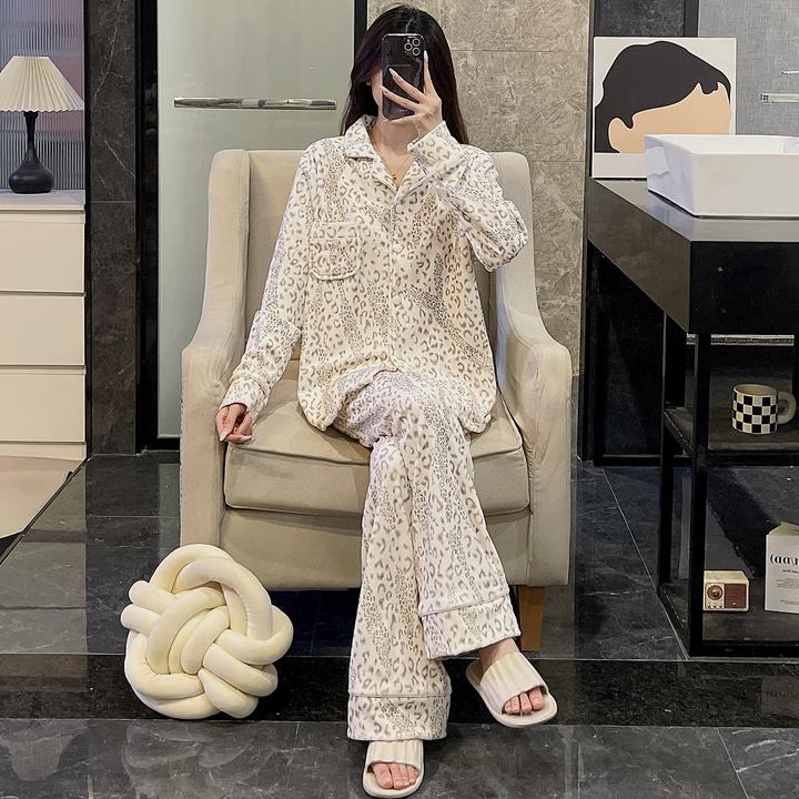 睡衣女士秋冬季2025新款超柔海岛绒加厚珊瑚绒杏色豹纹套装家居服