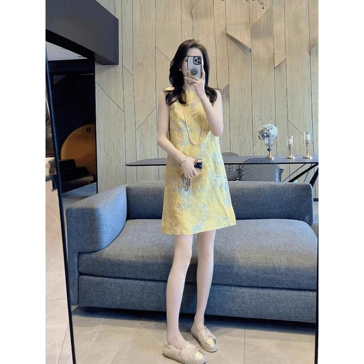 新中式女装国风高端精致超好看黄色无袖刺绣连衣裙女2025夏季新款